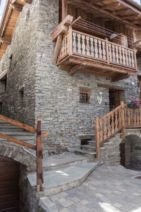 Apartamento Vecchio Fienile Aosta Exterior foto