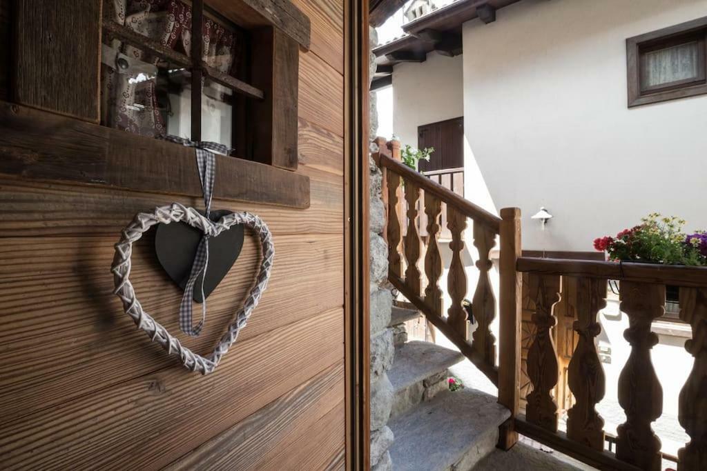 Apartamento Vecchio Fienile Aosta Exterior foto