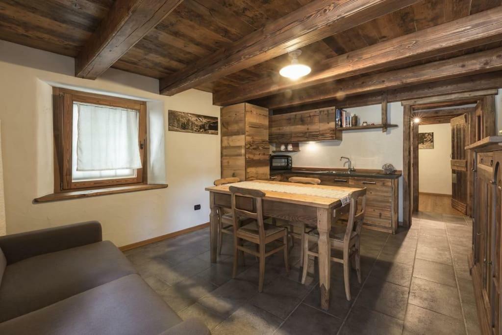 Apartamento Vecchio Fienile Aosta Exterior foto